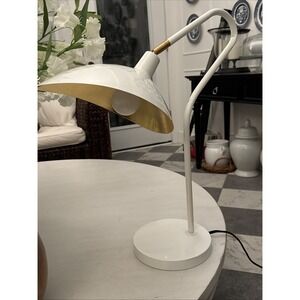 SAFAVIEH Giselle Table Lamp | White / Gold |